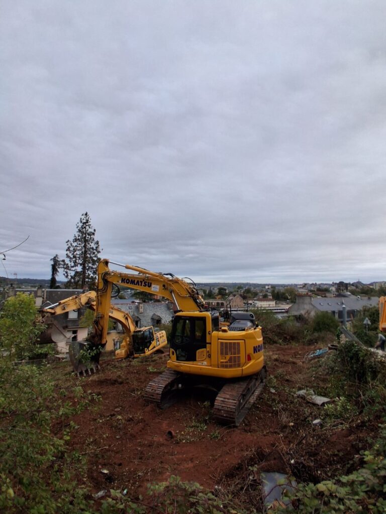 Démarrage des travaux de la résidence étudiante Cosy Study à Rodez : terrassement du terrain